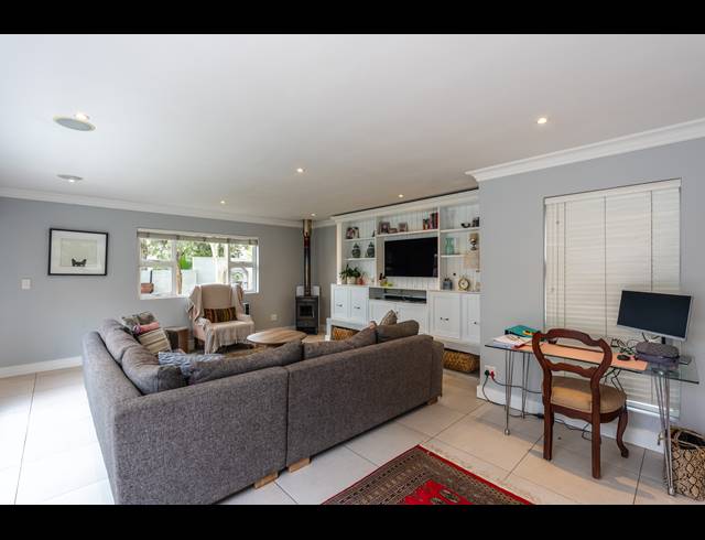 3 BEDROOM HOUSE FOR SALE IN MAROELADAL